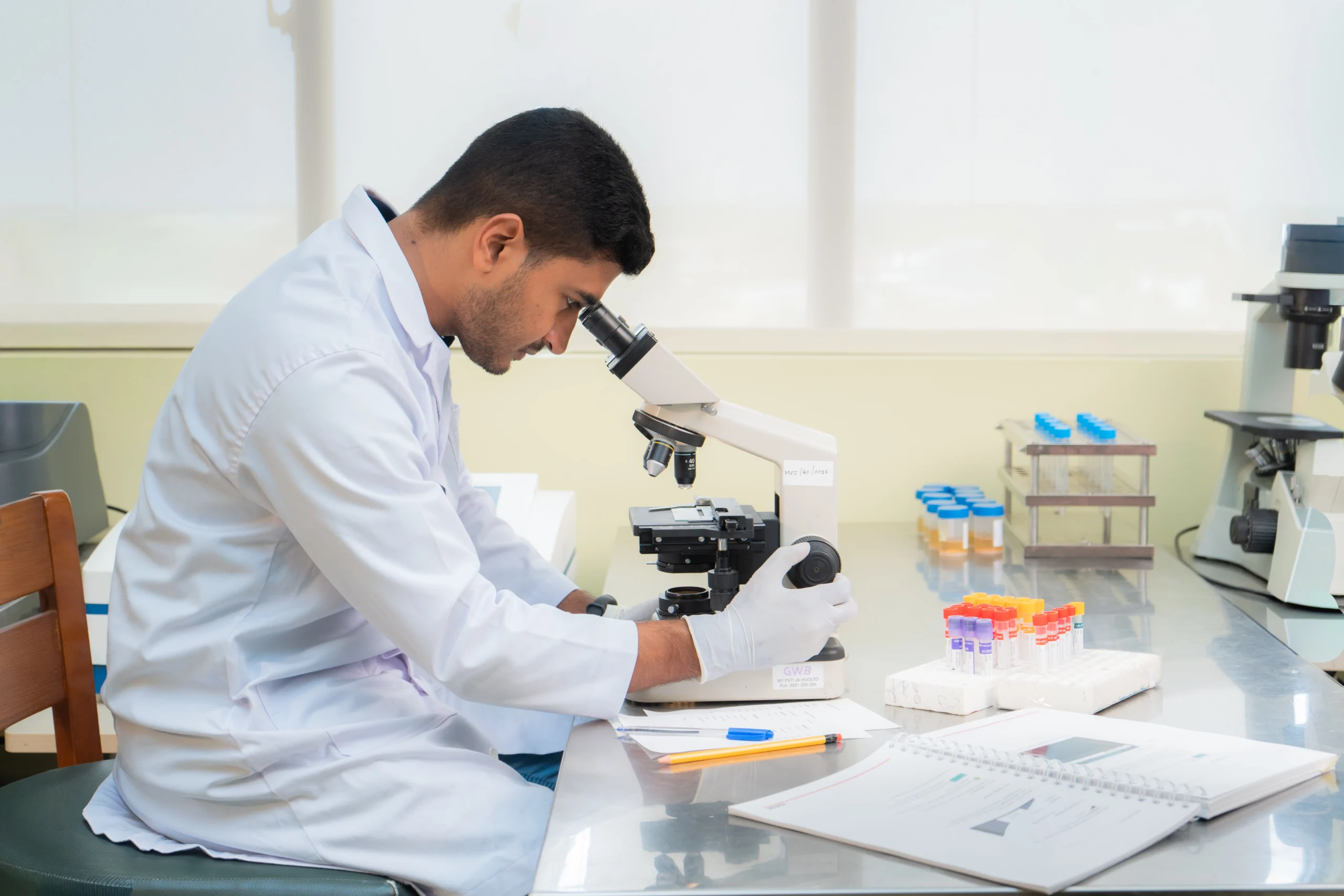 laboratory degree courses.jpg